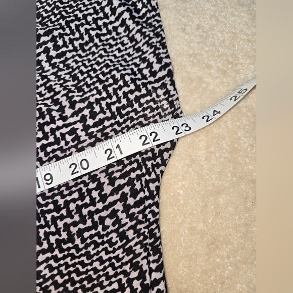 Jon & Anna Women's XL Black and White Patterned Top - Picture 8 of 11